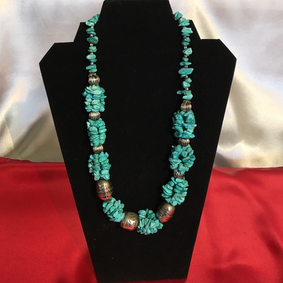Jewelry - Tourquoise and Silver Tone Necklace